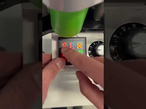 настройка температурного режима на ручном кромкооблицовочном станке.