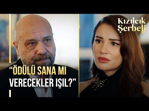 Abdullah, Işıl’ın kıyafetini abartılı bulup eleştiriyor! |  Kızılcık Şerbeti 112. Bölüm