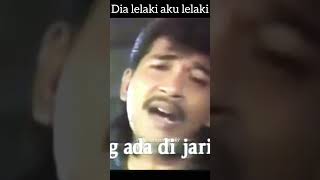Download lagu Dia lelaki aku lelaki mp3
