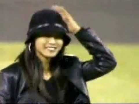 Park Jung ah Throwing Out the First Pitch