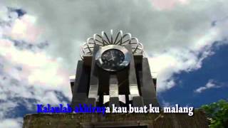 Download lagu lirik lagu  kau robek hatiku  iis piska mp3