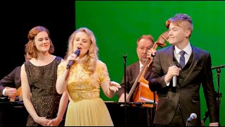 Download lagu Kuroneko no tango - Pink Martini ft. The von Trapps | Live in Olympia, WA - 2014 mp3