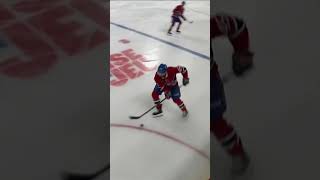 Le train Tom Wilson passait par là et Alexandre Carrier était sa victime ! 🤯