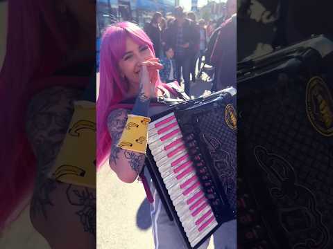 Stela Rade x Dubioza Kolektiv