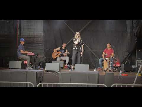 Trzy Pokolenia - Krakowski Spleen (by Maanam)