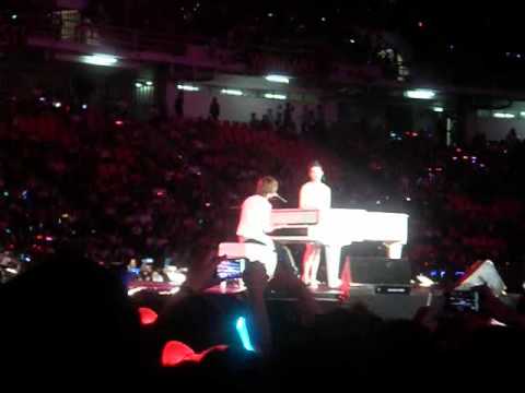 [fancam] 120407 IU & Taemin Gee , Juliet , Hello @ Korean Music Wave in Bangkok
