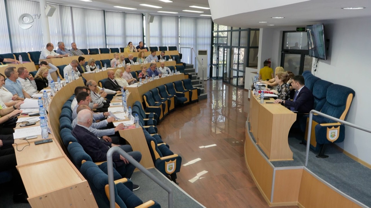Спор между съветници заради Наредбата за управление на общинските паркоместа в Димитровград