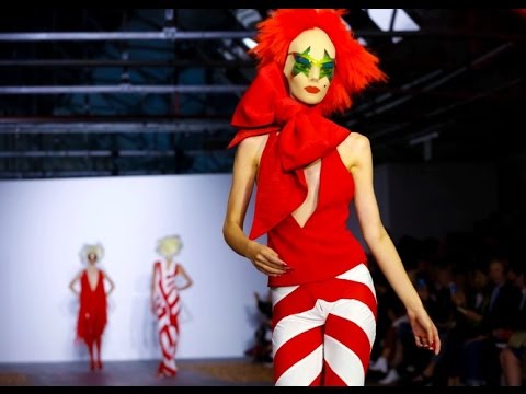 Gareth Pugh | Spring Summer 2016 Full Fashion Show | Exclusive