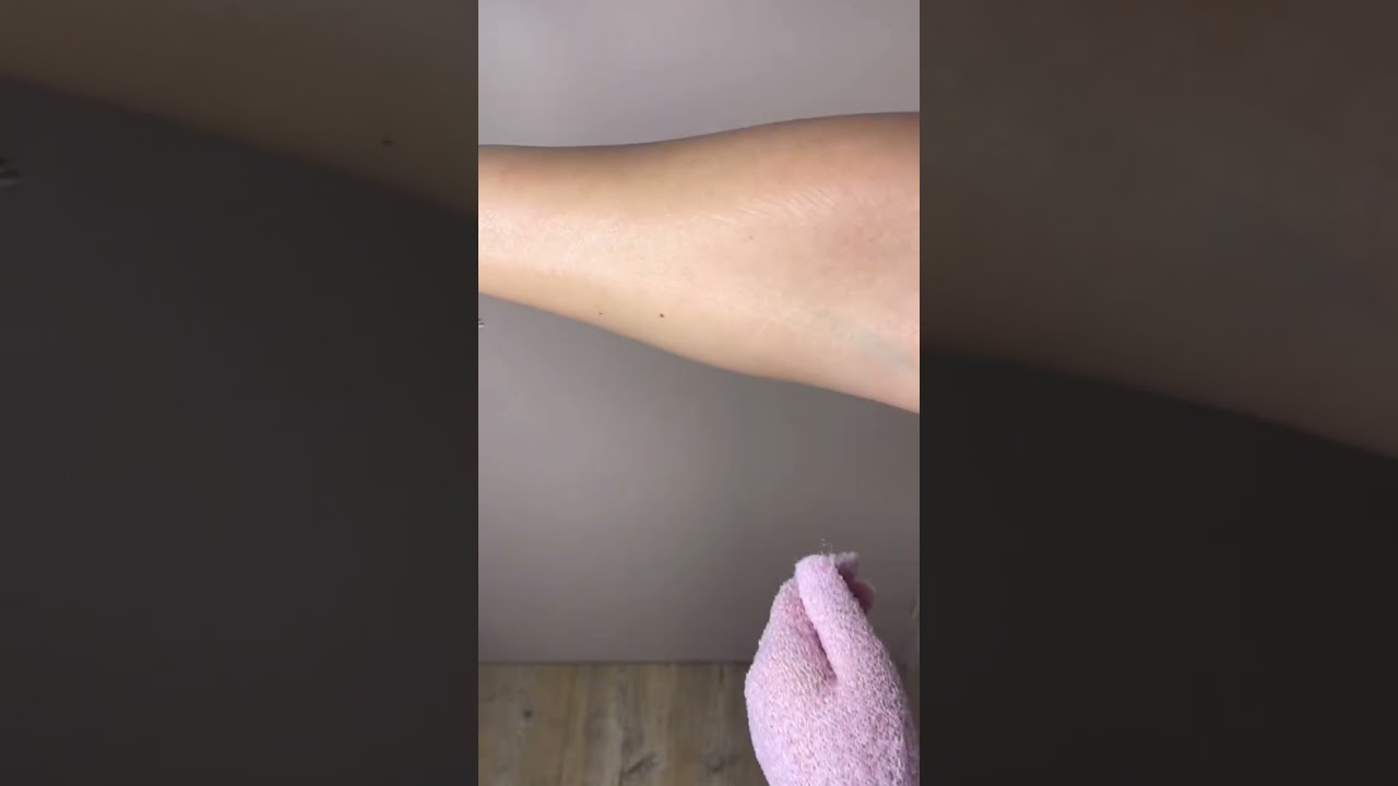 CRASH TEST gant exfoliant en plastique VS en soie ! 🤩