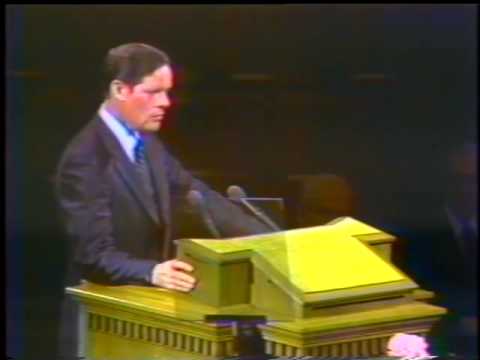 How Does Harding Express His Message For Achieving Common Welfare