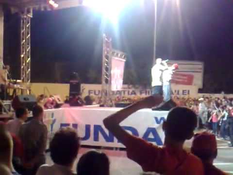 Bitza & Arssura (live) Braila 2011 (20.000 de spectatori).flv
