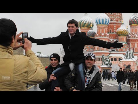 Где ты, Рашид? Тиктокер Гарик Зебелян и Михаил Брагин спели про нехватку мигрантов |пародия «Кружит»