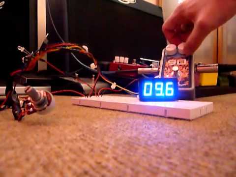 0xd FX "The Leech" prototype - dying battery circuit with voltmeter using a Devi Ever 90 fuzz