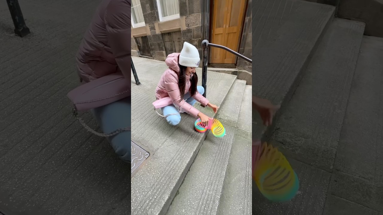 Sofì lancia MOLLA dalle SCALE 😂