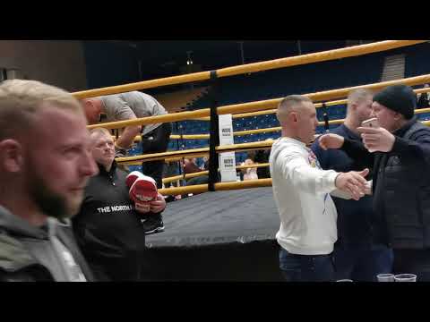 13-go w piątek. Walka o tytuł OBC Midlands. Semi pro boxing