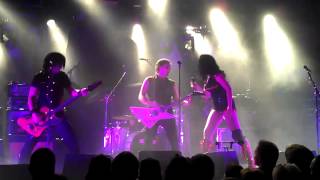 THE SCARLETS - Blow your house down @ The Astra (short clip)
