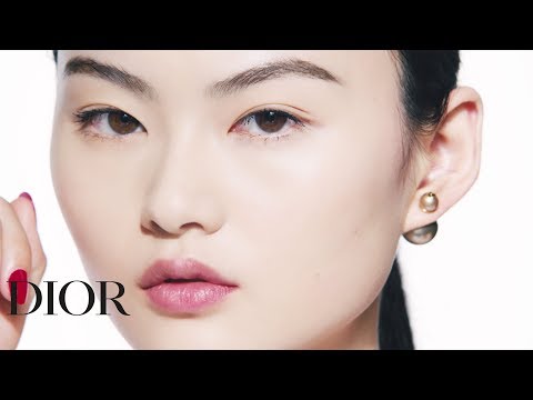 Apimties suteikiantis blakstienų tušas tobulam blakstienų užrietimui Dior show Iconic Overcurl (Spectacular Volume &amp; Curl Professional Blakstienų tušas) 6 g, 264 Over Mėlyna video
