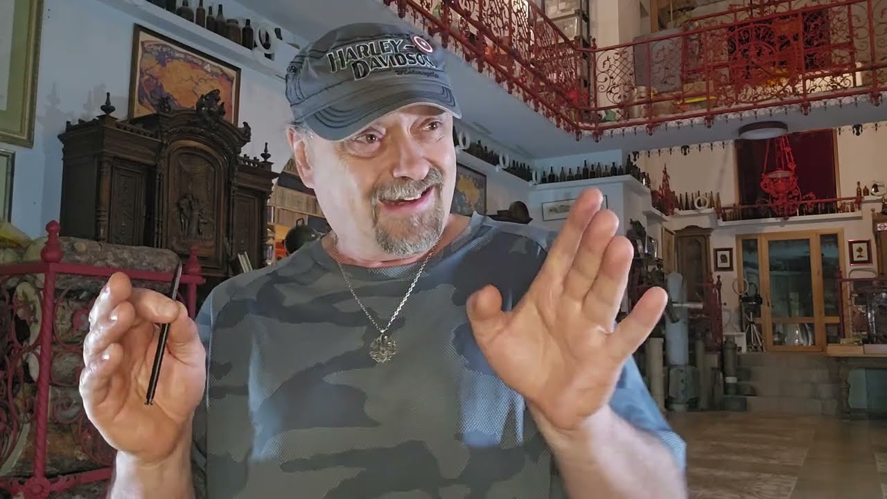 Рядом с ней Безугая принцесса, а Тищенко интеллектуал - Лиза Богуцская,ты с д?
