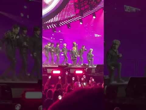 Stray Kids District 9 Newark D2