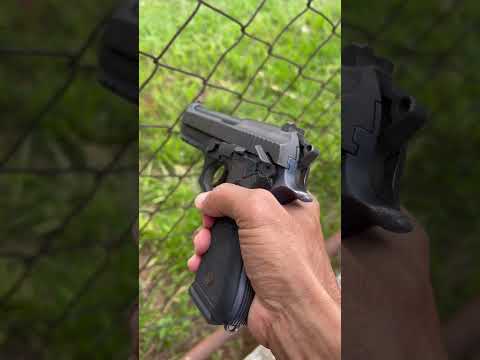É a Taurus mais tradicional? 🥸 PT 100 .40 … #shorts
