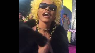 Teyana Taylor Dressed As Lil Kim On The Hip Hop Honors Pink Carpet