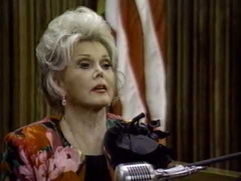 What, darling?!! ZSA ZSA GABOR on trial for slapping a cop! (CBS EVENING NEWS; 9/26/1989)