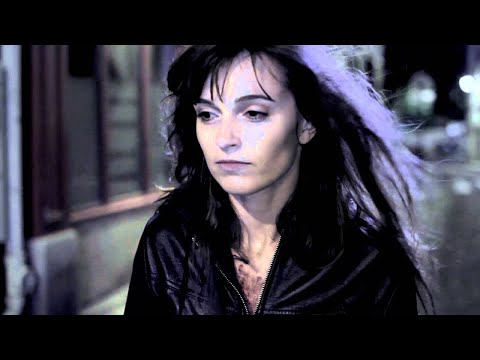 VIDEO : Aladdin - The Sun Is On Fire