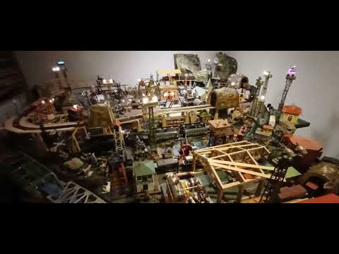 LIONEL PRE WAR 226E & TENDER ON THE HIGH RAILS RUNNING ON THE LAYOUT