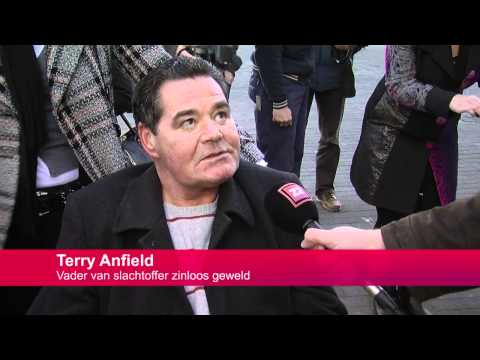 Tegels tegen zinloos geweld in centrum Terneuzen