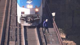 preview picture of video 'Amtrak Stopping on Harper's Ferry Train Trestle'