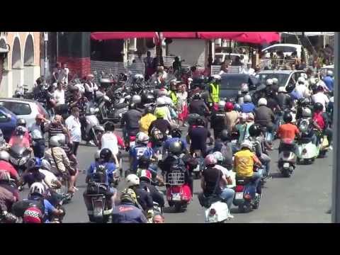 RADUNO MOTOCICLISTICO delle VESPE del BOSCO un ESERCITO