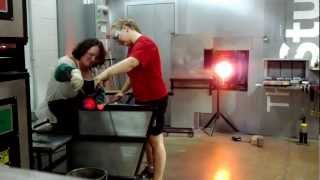 preview picture of video 'Making A Glass Flower At Corning Museum of Glass'