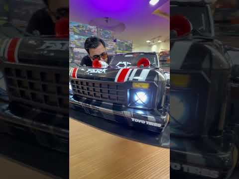 FS Racing 33711 Model DT Street Basher – 1/7 Scale Brushless Street Basher RC Car