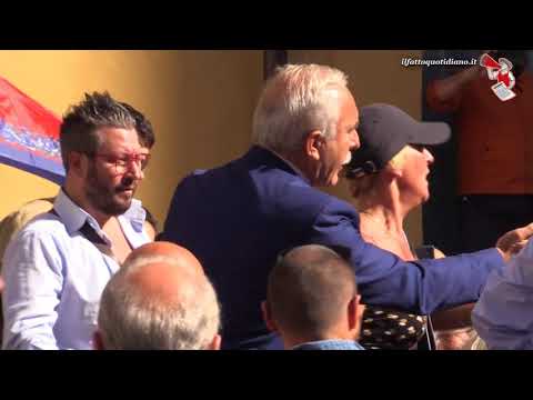 Legge elettorale, sale la tensione in piazza. Lo schiaffo (tentato) al generale Pappalardo