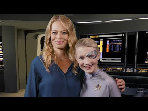 Jeri Ryan Answers a Fan's Question | Star Trek