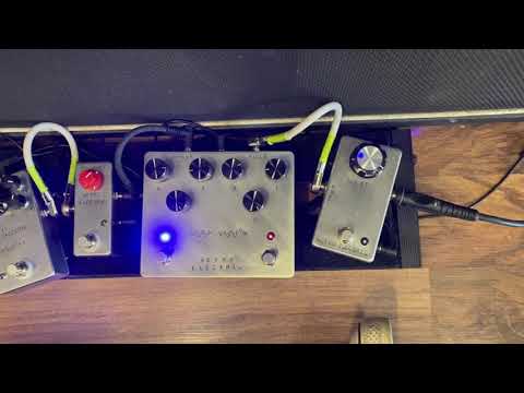 rETrO ELECTrIC EFFECTS: SPLODEr STOrTION