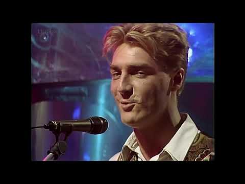 Living in a Box - Room In Your Heart - TOTP - 1989