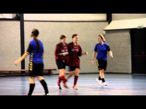 DZV'82 Da1 -  Quick 1888 Da1 - Doelpunt nr.1 speelster Quick (6-2)