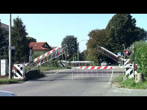 Villa Raverio (I) Passaggio a Livello // Level crossing //