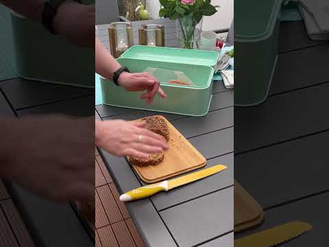 Bewahre dein Brot frisch und stilvoll auf mit unserem trendigen Metall-Brotkasten.