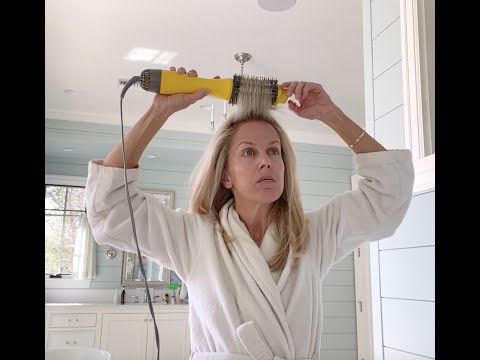 Easiest Blow-Out at Home - Featuring the Drybar The...