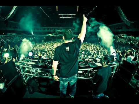 Man With The Red Face - Mark Knight & Funkagenda (Hardwell Remix)