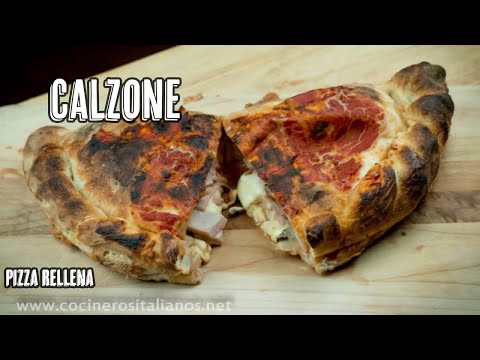 Pizza Calzone Italiano con Pepperoni, Jamón y Champiñones - Pizza Doblada Rellena