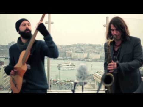 ILHAN ERSAHIN'S ISTANBUL SESSIONS - Night Ride (acoustic performance)