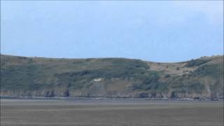 preview picture of video 'Low flying plane buzzes Brean beachgoers (Burnham-On-Sea.com)'