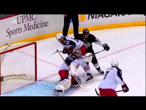 Craig Adams catches Sergei Bobrovsky under the mask with the high stick - Game 2