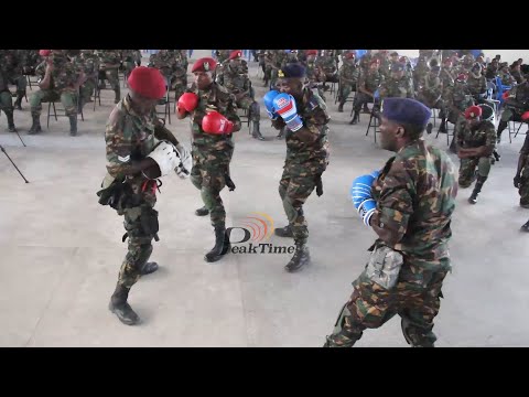 CHEKI MKONO WA MAKOMANDO WA JWTZ/VITASA JUU YA VITASA...........Kaziii Kaziiiiii