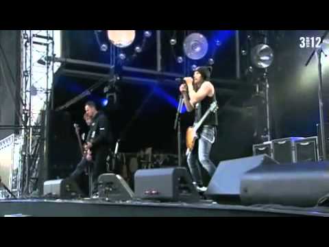 Alter Bridge: "Find The Real" Live at Pink Pop 2011