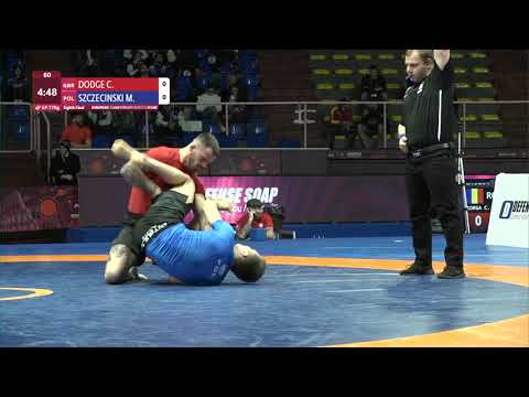 1/8 Men's GP No-Gi - 77 kg: C. DODGE (GBR) v. M. SZCZECINSKI (POL)