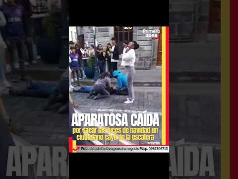 Accidente en #ibarra : Ciudadano cae de una escalera retirando luces navideñas #imbabura #urgente